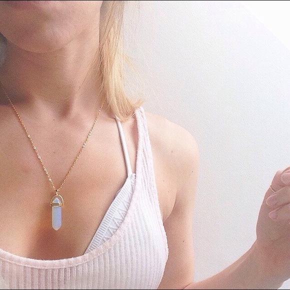 ✨NEW✨ Gold Crystal Chain Necklace • Pink - Picture 3 of 3